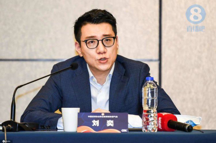 我推测，华人商会现在正忙着顾秋怡演唱会的相关宣传和对接，但他们更不敢怠慢您，所以到时候两件事肯定都会摆在最高等级。